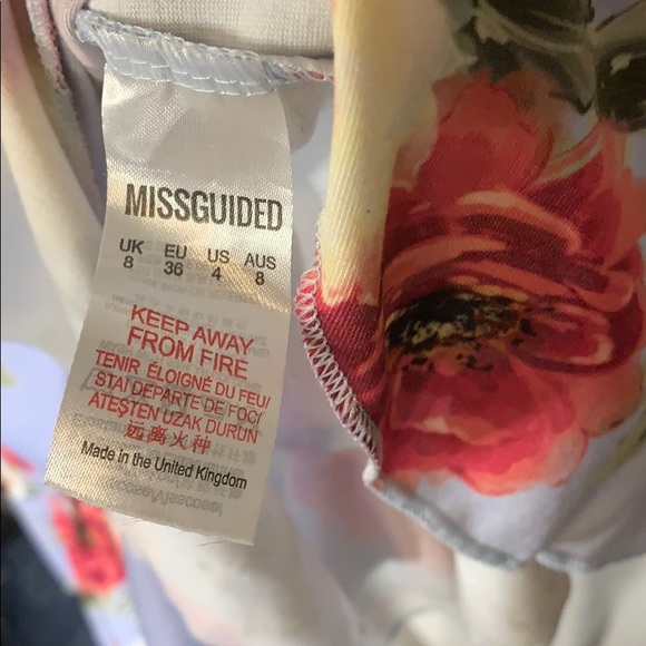 Flora dress ruffle v neck size 4 by Missguided - Picture 4 of 5